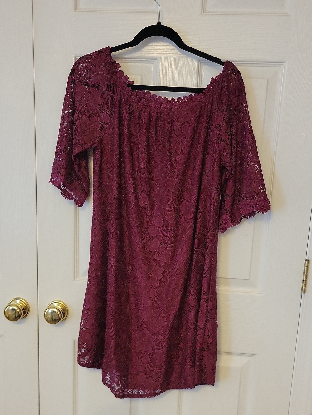 Women's Lace Off-Shoulder Dress in Wine